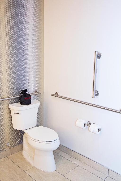 Room image 4